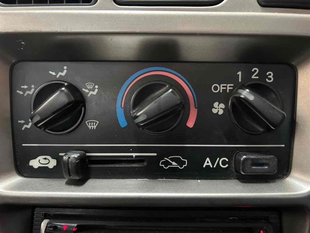 アクティトラック 　４ＷＤ　軽トラック　ＭＴ　アルミホイール　エアコン　運転席エアバッグ　ＣＤ　ＵＳＢ（6枚目）
