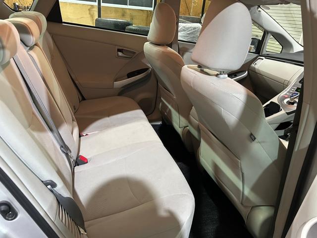 プリウス Ｓツーリングセレクション　４ＷＤ（4枚目）