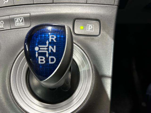 プリウス Ｓツーリングセレクション　４ＷＤ（6枚目）