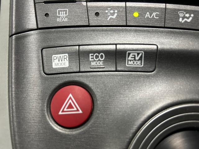 プリウス Ｓツーリングセレクション　４ＷＤ（8枚目）