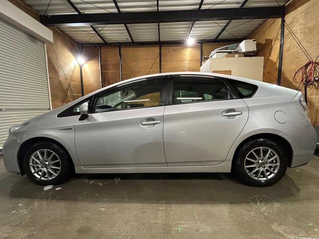 プリウス Ｓツーリングセレクション　４ＷＤ（12枚目）