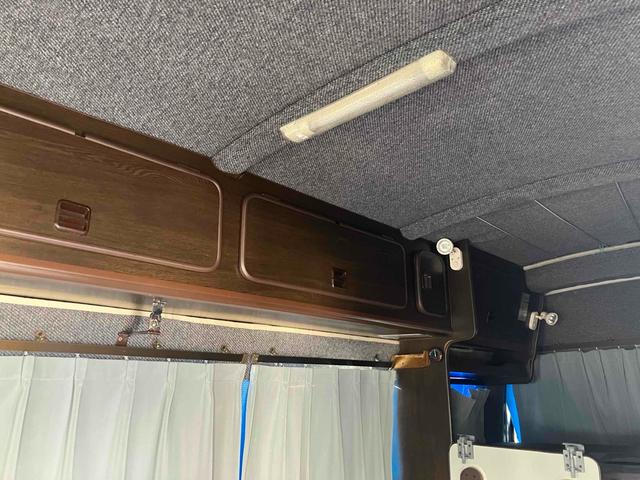 ハイエースバン キャンピングカー4WDディーゼル スライドドア アルミホイール AT CD エアコン(22枚目)