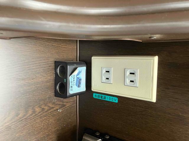ハイエースバン キャンピングカー4WDディーゼル スライドドア アルミホイール AT CD エアコン(33枚目)