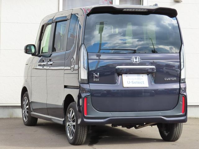 Ｎ－ＢＯＸカスタム ベースグレード　純正８型ナビ・リア右側パワースライドドア・運転席＆助手席シートヒーター・シートバックテーブル（運転席＆助手席）・オートリトラミラー・左右独立式リアセンターアームレスト・本革巻ステアリング（9枚目）