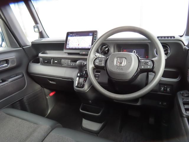 Ｎ－ＢＯＸカスタム ベースグレード　純正８型ナビ・リア右側パワースライドドア・運転席＆助手席シートヒーター・シートバックテーブル（運転席＆助手席）・オートリトラミラー・左右独立式リアセンターアームレスト・本革巻ステアリング（17枚目）