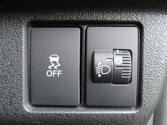 Ｎ－ＢＯＸカスタム ベースグレード　純正８型ナビ・リア右側パワースライドドア・運転席＆助手席シートヒーター・シートバックテーブル（運転席＆助手席）・オートリトラミラー・左右独立式リアセンターアームレスト・本革巻ステアリング（24枚目）