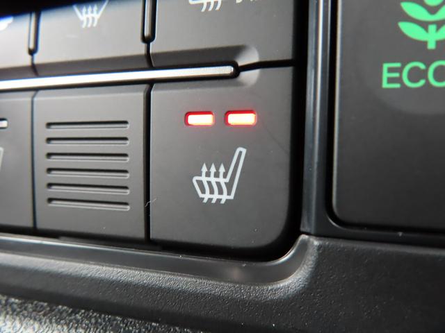 Ｎ－ＢＯＸカスタム ベースグレード　純正８型ナビ・リア右側パワースライドドア・運転席＆助手席シートヒーター・シートバックテーブル（運転席＆助手席）・オートリトラミラー・左右独立式リアセンターアームレスト・本革巻ステアリング（31枚目）