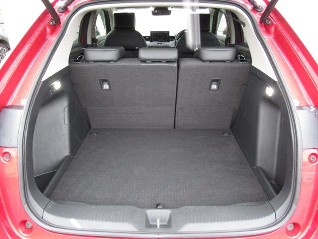 ヴェゼル ｅ：ＨＥＶＺ　純正ＥＴＣ付・純正エンジンスタータ・オーディオレス・運転席助手席シートヒーター・パワーテールゲート・ブラインドスポットインフォメーション・親水／ヒーテッドドアミラー＋熱線入りフロントウインドウ（12枚目）