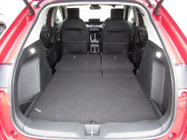 ヴェゼル ｅ：ＨＥＶＺ　純正ＥＴＣ付・純正エンジンスタータ・オーディオレス・運転席助手席シートヒーター・パワーテールゲート・ブラインドスポットインフォメーション・親水／ヒーテッドドアミラー＋熱線入りフロントウインドウ（13枚目）