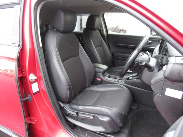 ヴェゼル ｅ：ＨＥＶＺ　純正ＥＴＣ付・純正エンジンスタータ・オーディオレス・運転席助手席シートヒーター・パワーテールゲート・ブラインドスポットインフォメーション・親水／ヒーテッドドアミラー＋熱線入りフロントウインドウ（17枚目）