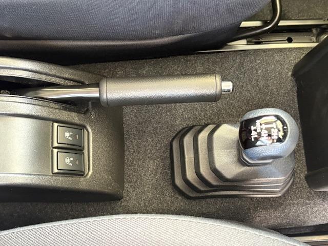 ジムニー XC 4WD セーフティサポート デュアルセンサーブレーキサポート クルコン 純正OPグリル 純正OPハイメンタイヤカバー 純正8インチナビ Bカメラ BT USB フルセグ ETC ドラレコ シートヒータ(39枚目)