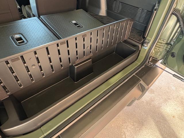 ジムニー XC 4WD セーフティサポート デュアルセンサーブレーキサポート クルコン 純正OPグリル 純正OPハイメンタイヤカバー 純正8インチナビ Bカメラ BT USB フルセグ ETC ドラレコ シートヒータ(55枚目)
