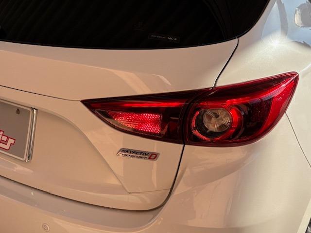 アクセラスポーツ 22XD Lパッケージ 4WD 6MT サンルーフ レーダークルーズ コーナーセンサー オートハイビーム BSM HUD BOSEサウンド 純正ナビ Bカメラ BT フルセグ ETC ドラレコ シートヒーター パワーシート(13枚目)