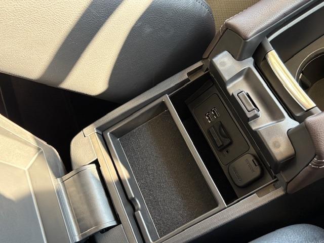 アクセラスポーツ 22XD Lパッケージ 4WD 6MT サンルーフ レーダークルーズ コーナーセンサー オートハイビーム BSM HUD BOSEサウンド 純正ナビ Bカメラ BT フルセグ ETC ドラレコ シートヒーター パワーシート(34枚目)