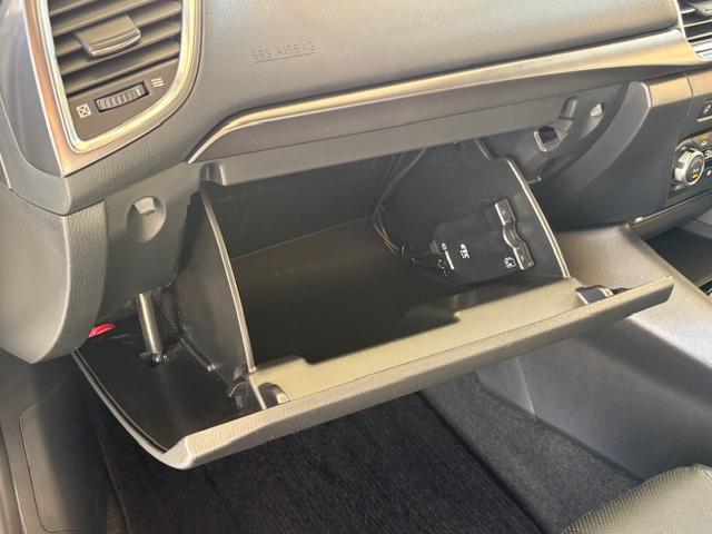 アクセラスポーツ 22XD Lパッケージ 4WD 6MT サンルーフ レーダークルーズ コーナーセンサー オートハイビーム BSM HUD BOSEサウンド 純正ナビ Bカメラ BT フルセグ ETC ドラレコ シートヒーター パワーシート(41枚目)