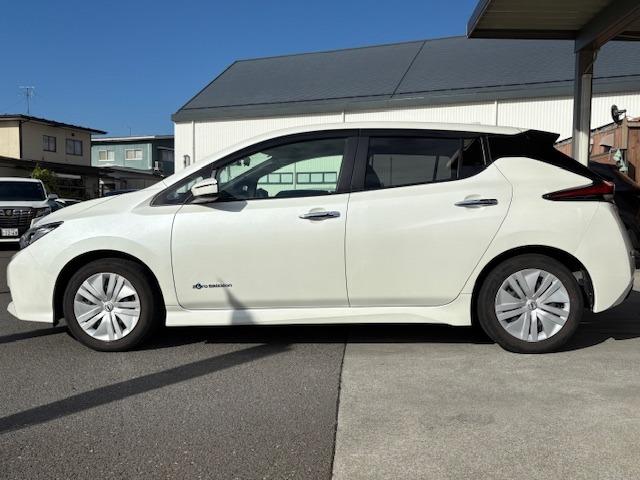 リーフ S 夏冬タイヤ エマージェンシーブレーキ クルコン 衝突軽減 レーンアシスト コーナーセンサ 純正ナビ バックカメラ Bluetooth フルセグ ETC ドラレコ前後 シートヒーター ステアリングヒータ(10枚目)