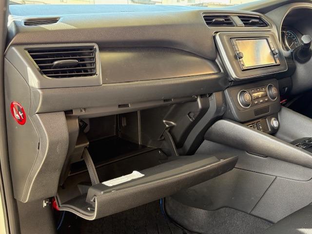 リーフ S 夏冬タイヤ エマージェンシーブレーキ クルコン 衝突軽減 レーンアシスト コーナーセンサ 純正ナビ バックカメラ Bluetooth フルセグ ETC ドラレコ前後 シートヒーター ステアリングヒータ(43枚目)