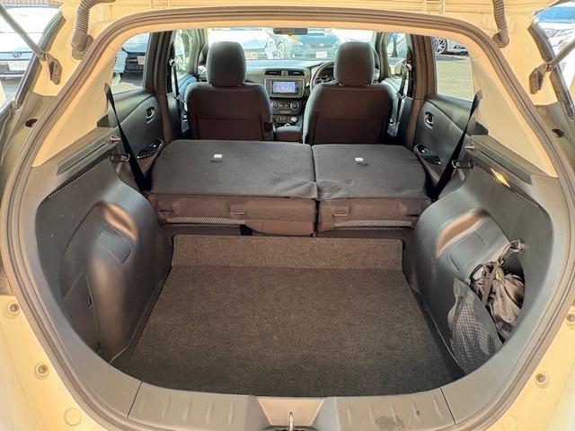 リーフ S 夏冬タイヤ エマージェンシーブレーキ クルコン 衝突軽減 レーンアシスト コーナーセンサ 純正ナビ バックカメラ Bluetooth フルセグ ETC ドラレコ前後 シートヒーター ステアリングヒータ(52枚目)