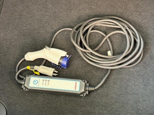 リーフ S 夏冬タイヤ エマージェンシーブレーキ クルコン 衝突軽減 レーンアシスト コーナーセンサ 純正ナビ バックカメラ Bluetooth フルセグ ETC ドラレコ前後 シートヒーター ステアリングヒータ(53枚目)