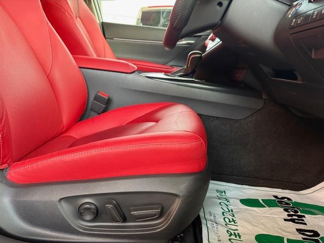カムリ ＷＳブラックエディション　ＴＲＤエアロ　ＴＲＤマフラー　パフォーマンスダンパー　セーフティーセンス　コーナーセンサー　ＨＵＤ　ＢＳＭ　ナビ機能付きディスプレイオーディオ　Ｂカメラ　ＢＴ　ＥＴＣ２．０　ドラレコ前後　赤革シート（40枚目）