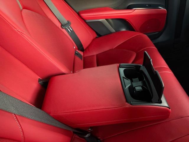 カムリ ＷＳブラックエディション　ＴＲＤエアロ　ＴＲＤマフラー　パフォーマンスダンパー　セーフティーセンス　コーナーセンサー　ＨＵＤ　ＢＳＭ　ナビ機能付きディスプレイオーディオ　Ｂカメラ　ＢＴ　ＥＴＣ２．０　ドラレコ前後　赤革シート（53枚目）