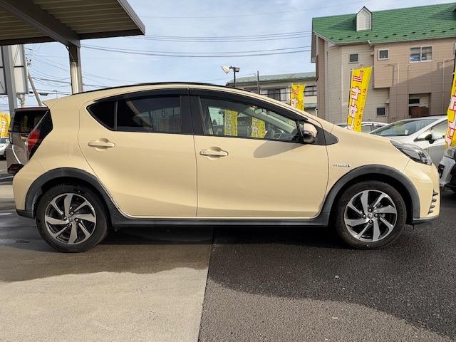 アクア クロスオーバー セーフティセンス 衝突軽減 レーンアシスト コーナーセンサー オートハイビーム 純正ナビ バックカメラ Bluetooth フルセグ ETC ドラレコ ハーフレザー シートヒーター LED 純正AW(7枚目)