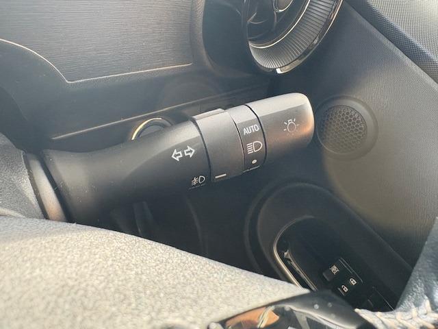 アクア クロスオーバー セーフティセンス 衝突軽減 レーンアシスト コーナーセンサー オートハイビーム 純正ナビ バックカメラ Bluetooth フルセグ ETC ドラレコ ハーフレザー シートヒーター LED 純正AW(23枚目)