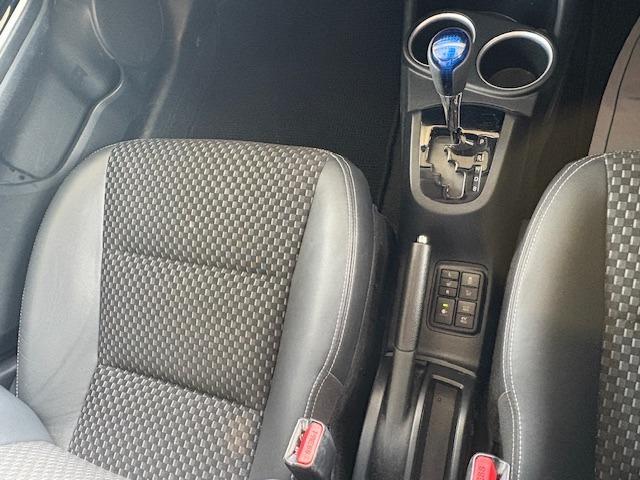 アクア クロスオーバー セーフティセンス 衝突軽減 レーンアシスト コーナーセンサー オートハイビーム 純正ナビ バックカメラ Bluetooth フルセグ ETC ドラレコ ハーフレザー シートヒーター LED 純正AW(33枚目)