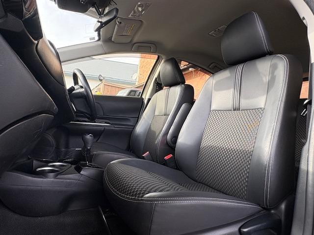 アクア クロスオーバー セーフティセンス 衝突軽減 レーンアシスト コーナーセンサー オートハイビーム 純正ナビ バックカメラ Bluetooth フルセグ ETC ドラレコ ハーフレザー シートヒーター LED 純正AW(39枚目)