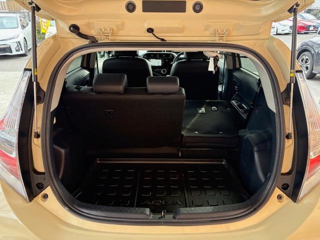 アクア クロスオーバー セーフティセンス 衝突軽減 レーンアシスト コーナーセンサー オートハイビーム 純正ナビ バックカメラ Bluetooth フルセグ ETC ドラレコ ハーフレザー シートヒーター LED 純正AW(45枚目)