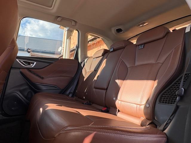 フォレスター アドバンス 1オーナ サンルーフ 夏冬タイヤ アイサイトセーフティプラス コーナーセンサ SRH BSM 100V メーカーOPナビ F/S/Bカメラ BT フルセグ ETC ドラレコ 茶革シート 電動リアゲート(48枚目)