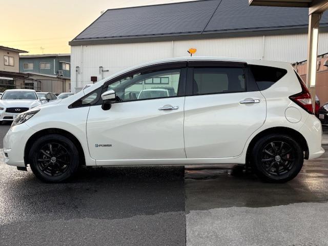 ノート ｅ－パワー　Ｘ　ワンオーナー　夏冬タイヤ　衝突軽減　レーンアシスト　電動格納ミラー　純正ナビ　Ｂｌｕｅｔｏｏｔｈ　ＡＵＸ　ＳＤ　フルセグ（6枚目）