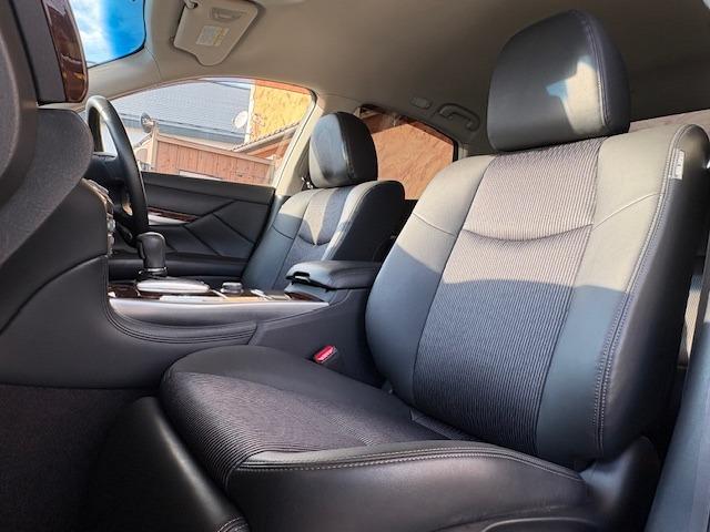 フーガ ２５０ＧＴ　全周囲カメラ　レーダークルーズ　ＢＳＭ　クリアランスソナー　純正Ｂｌｕｅｔｏｏｔｈ対応ナビ　フルセグＴＶ　ＥＴＣ　オットマン　　ＬＥＤヘッドライト　ハーフレザー　運転席＆助手席パワーシート　純正ＡＷ（39枚目）