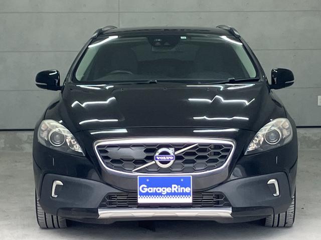 Ｖ４０ クロスカントリー　Ｔ５　ＡＷＤ　夏冬タイヤ付き・フルセグＴＶ・Ｂカメラ（5枚目）