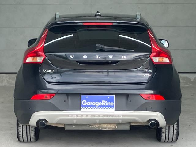 Ｖ４０ クロスカントリー　Ｔ５　ＡＷＤ　夏冬タイヤ付き・フルセグＴＶ・Ｂカメラ（6枚目）