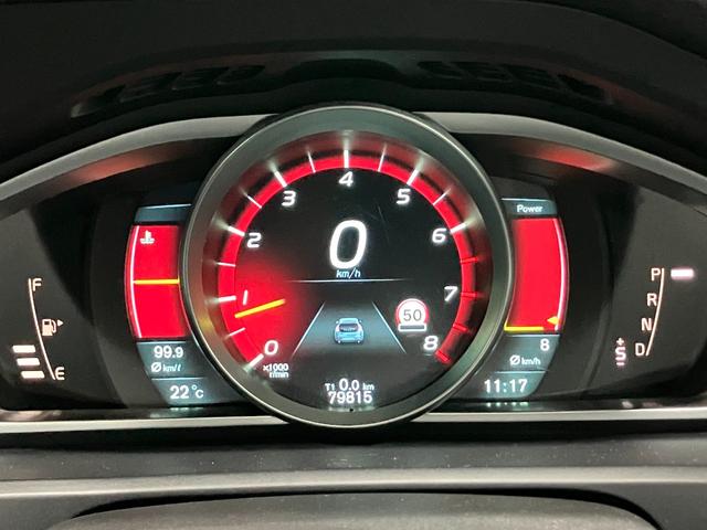 Ｖ４０ クロスカントリー　Ｔ５　ＡＷＤ　夏冬タイヤ付き・フルセグＴＶ・Ｂカメラ（29枚目）