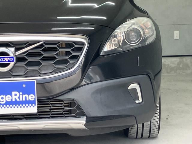 Ｖ４０ クロスカントリー　Ｔ５　ＡＷＤ　夏冬タイヤ付き・フルセグＴＶ・Ｂカメラ（69枚目）