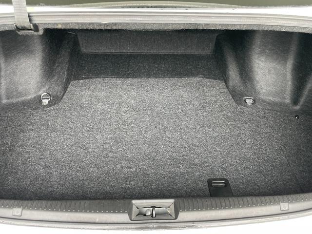 クラウン ２．５アスリート　プレミアムエディション　☆新規車検整備付☆２ＷＤ☆サンルーフ☆本革シート☆社外サス☆フルセグＴＶ☆ＥＴＣ☆バックカメラ☆シートヒーター☆パワーシート☆ＤＶＤ再生☆スマートキー☆キーレス☆（18枚目）