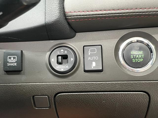 クラウン ２．５アスリート　プレミアムエディション　☆新規車検整備付☆２ＷＤ☆サンルーフ☆本革シート☆社外サス☆フルセグＴＶ☆ＥＴＣ☆バックカメラ☆シートヒーター☆パワーシート☆ＤＶＤ再生☆スマートキー☆キーレス☆（32枚目）