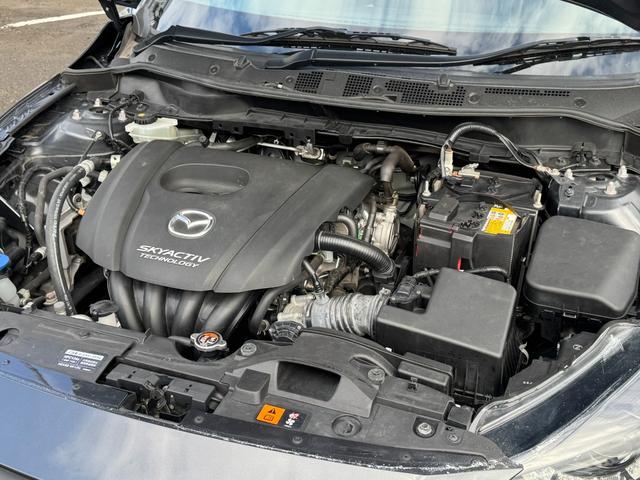 デミオ 13S 1年距離無制限保証付・夏冬タイヤ付・Bカメラ・Bluetooth・LEDヘッドライト・スマートキー・シートヒーター(10枚目)
