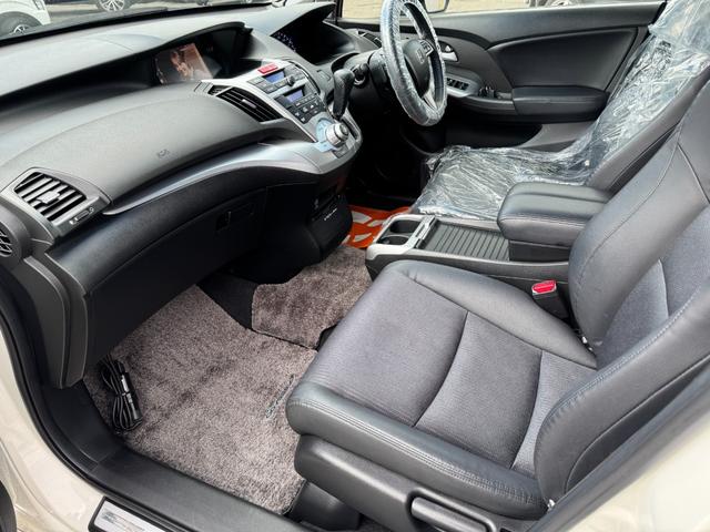 オデッセイ アブソルート 本州仕入・1年保証付・LEDテールランプ・Bカメラ・エンスタ・ETC・HIDヘッドライト・スマートキー・パワーシート(14枚目)