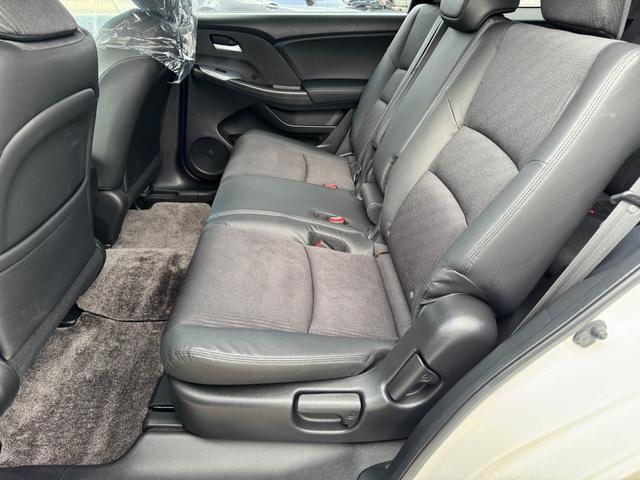 オデッセイ アブソルート 本州仕入・1年保証付・LEDテールランプ・Bカメラ・エンスタ・ETC・HIDヘッドライト・スマートキー・パワーシート(16枚目)