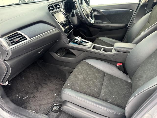 シャトル ハイブリッドＸ　ホンダセンシング　１年距離無制限保証付・本州仕入・純正ナビ・Ｂカメラ・ＴＶ・ＬＥＤヘッドライト・ＥＴＣ・ハーフレザー・コンフォートビューパッケージ・シートヒーター・スマートキー（14枚目）