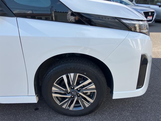 セレナ ハイウェイスターＶ　４ＷＤ　全周囲カメラ　ナビ　ＴＶ　クリアランスソナー　オートクルーズコントロール　衝突被害軽減システム　両側電動スライドドア　ＬＥＤヘッドランプ　スマートキー　アイドリングストップ　電動格納ミラー（30枚目）