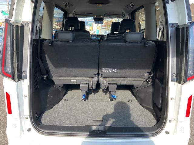 セレナ ハイウェイスターＶ　４ＷＤ　全周囲カメラ　ナビ　ＴＶ　クリアランスソナー　オートクルーズコントロール　衝突被害軽減システム　両側電動スライドドア　ＬＥＤヘッドランプ　スマートキー　アイドリングストップ　電動格納ミラー（46枚目）