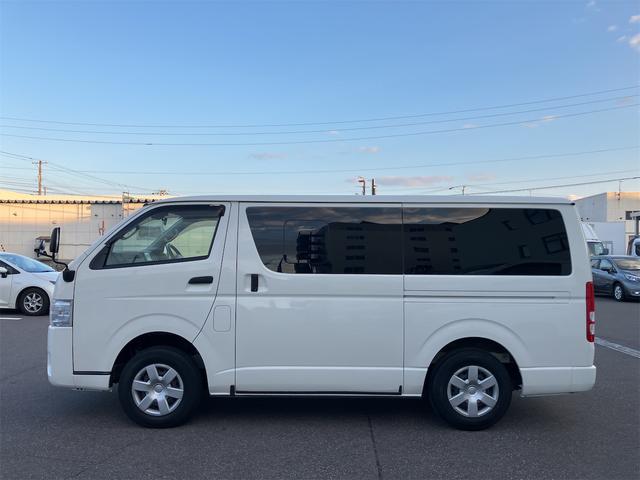 ハイエースバン ＤＸ　４ＷＤ　ドライブレコーダー　ＥＴＣ　ＴＶ　レーンアシスト　衝突被害軽減システム　スライドドア　オートマチックハイビーム　ＡＴ　ＣＤ　ミュージックプレイヤー接続可　Ｂｌｕｅｔｏｏｔｈ　ＡＢＳ　ＥＳＣ（5枚目）