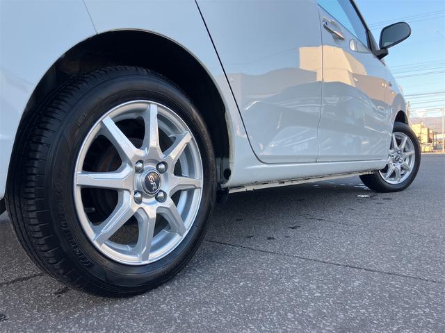 ミライース Ｌ　ＳＡＩＩＩ　４ＷＤ　クリアランスソナー　衝突被害軽減システム　オートマチックハイビーム　アイドリングストップ　ＣＶＴ　ＥＳＣ　ＣＤ　ミュージックプレイヤー接続可　アルミホイール　スタッドレスタイヤ付き（5枚目）