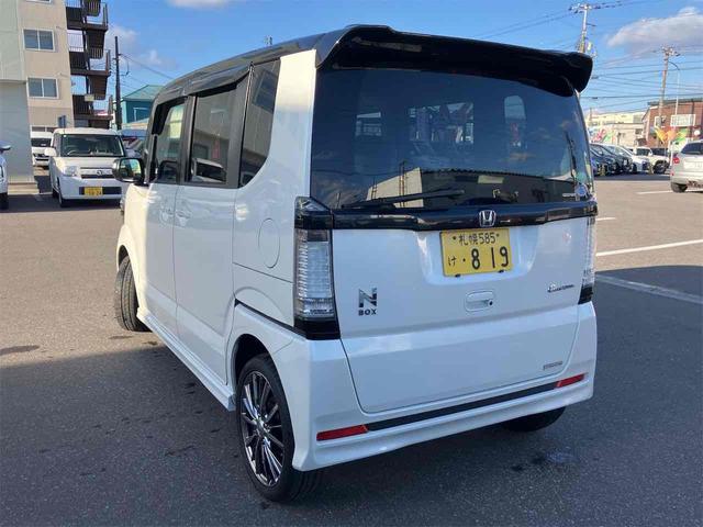 Ｎ－ＢＯＸカスタム Ｇ・Ａパッケージ　４ＷＤ　両側スライド・片側電動　ナビ　ＴＶ　衝突被害軽減システム　ＨＩＤ　スマートキー　アイドリングストップ　ベンチシート　ＣＶＴ　盗難防止システム　ＡＢＳ　ＥＳＣ　アルミホイール　エアコン（7枚目）