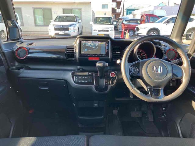 Ｎ－ＢＯＸカスタム Ｇ・Ａパッケージ　４ＷＤ　両側スライド・片側電動　ナビ　ＴＶ　衝突被害軽減システム　ＨＩＤ　スマートキー　アイドリングストップ　ベンチシート　ＣＶＴ　盗難防止システム　ＡＢＳ　ＥＳＣ　アルミホイール　エアコン（14枚目）