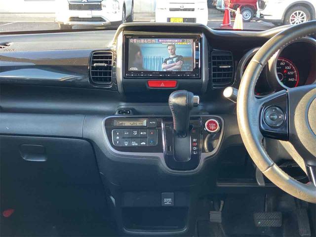 Ｎ－ＢＯＸカスタム Ｇ・Ａパッケージ　４ＷＤ　両側スライド・片側電動　ナビ　ＴＶ　衝突被害軽減システム　ＨＩＤ　スマートキー　アイドリングストップ　ベンチシート　ＣＶＴ　盗難防止システム　ＡＢＳ　ＥＳＣ　アルミホイール　エアコン（16枚目）